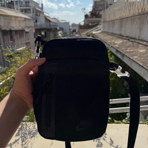 Nike Tech bag like new