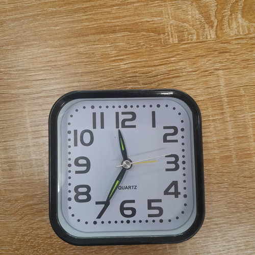 Analog alarm clock new, 9.5x9.5cm