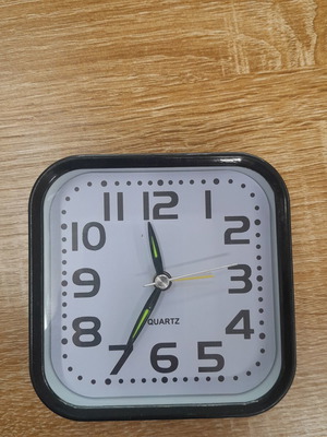 Analog alarm clock new, 9.5x9.5cm