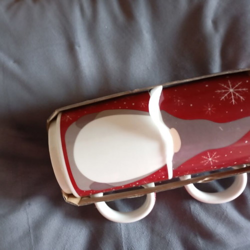 Christmas mugs set of 2 new
