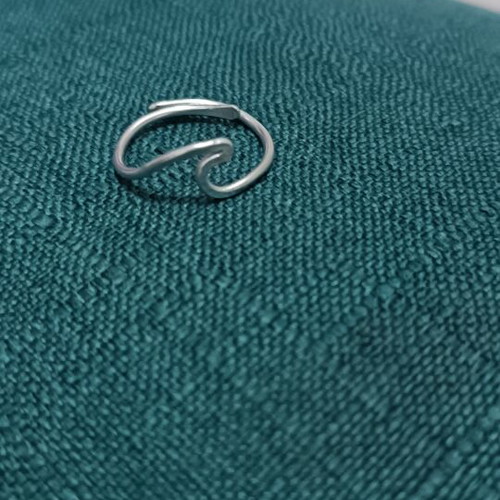 Wave ring adjustable, handmade from aluminum wire, silver color