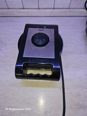 Waffle maker like new non-stick