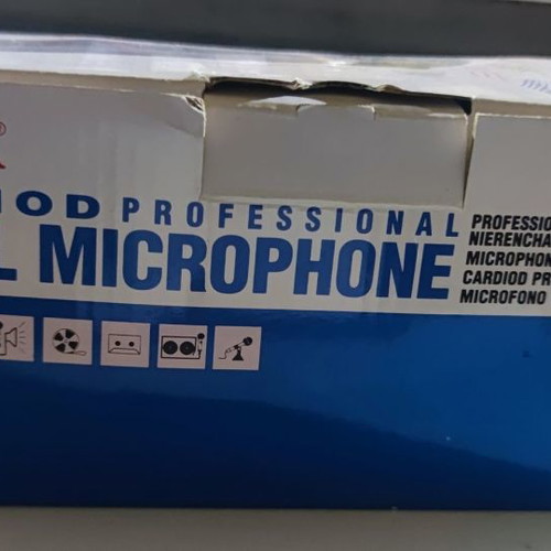 YOGA DM-520 vocal microphone used, professional