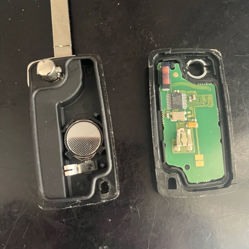 PSA Group CE0536 Flip Key for Citroën and Peugeot New