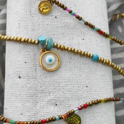 Anklet with gold-colored beads and semi-precious heart charm like new
