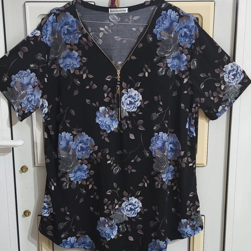 Viscose floral blouse like new with zipper, sizes M-XL
