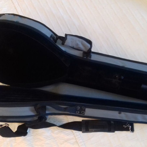 Bouzouki tetrahordo by G. Karellas like new with case and footrest