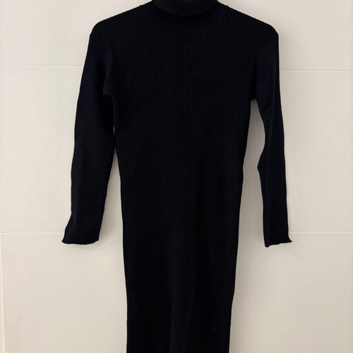 Ribbed dress Zara black like new, size large with small fit