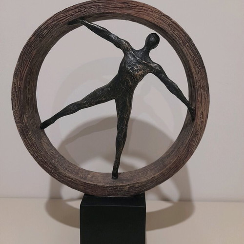 Decorative set 2 people on wheel like new