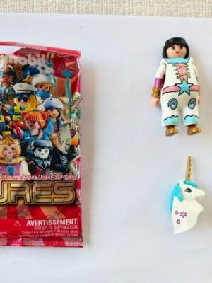 Playmobil Series 25 Woman Unicorn new