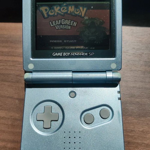 Pokemon Leaf Green cartridge for Nintendo Game Boy Advance like new