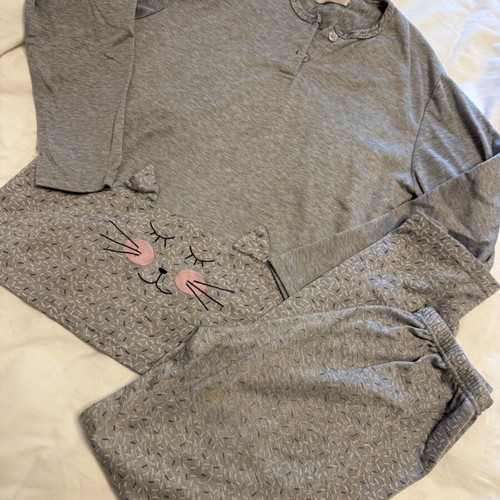 Pajama set used gray with cat design size M