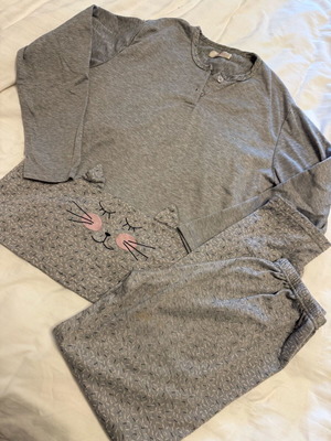 Pajama set used gray with cat design size M
