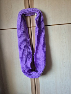 Handmade Lilac Knitted Neck Warmer like new