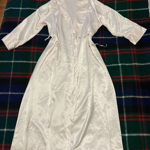 Marks & Spencer robe used, white, heavy and soft fabric