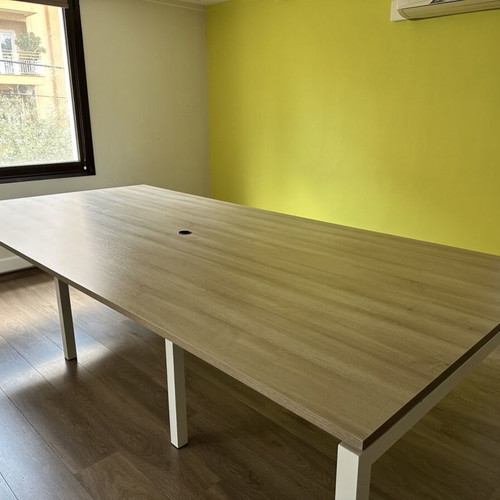 Desks for open space or meeting room like new, various sizes