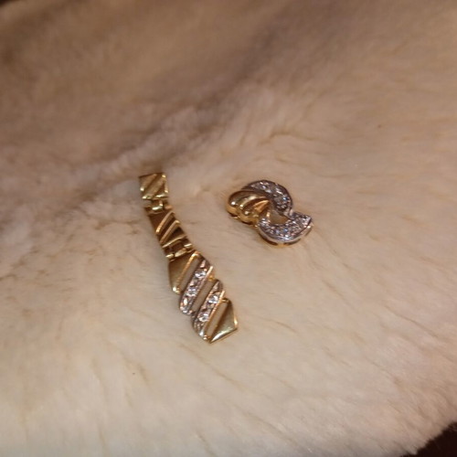 14K gold earring and pendant set with 9 zircons, like new