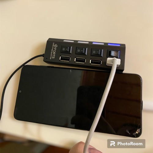 USB hub new with 4 ports and on/off switches