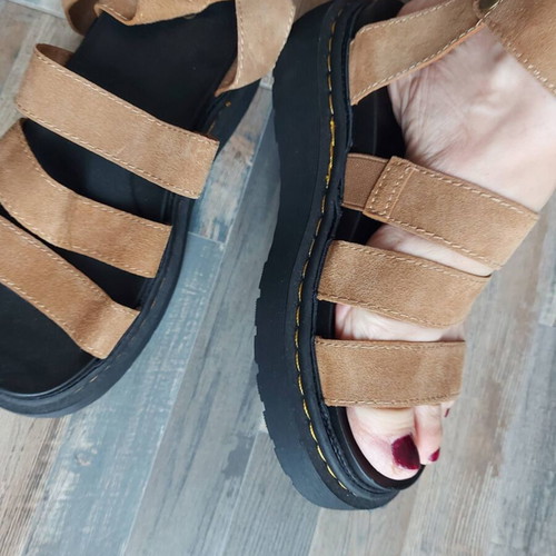 Sandals size 38 new, very comfy