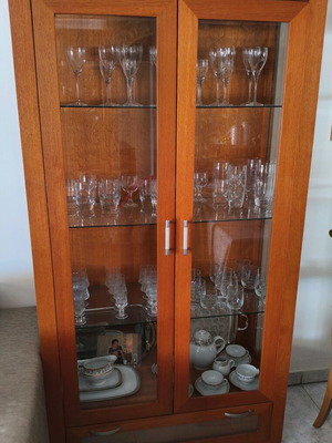 Double showcase like new without crystal glasses