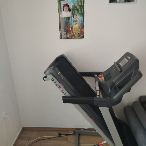 Electronic treadmill up to 150kg with many extras