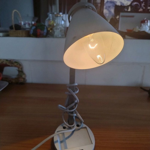 Desk lamp with pencil holders like new