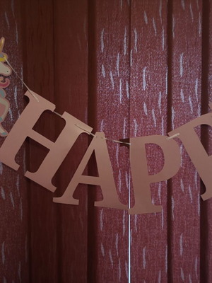 Επιγραφή Happy Birthday με μονόκερους σαν καινούργια