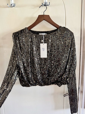 Christmas top gold size medium new with tags