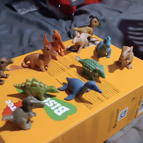 Kinder Dinosaur figure new