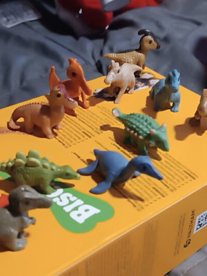 Kinder Dinosaur figure new