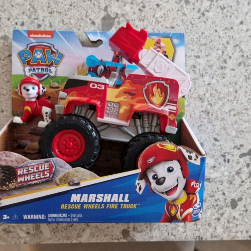 Spin Master Paw Patrol Rescue Wheels Marshall Fire Truck new