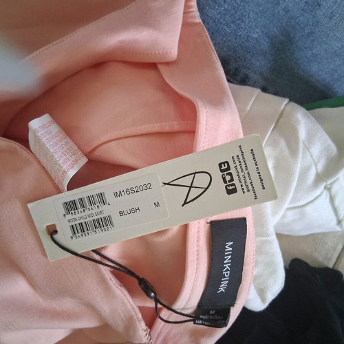 Minkpink skirt new size M beige pink with slit and high waist