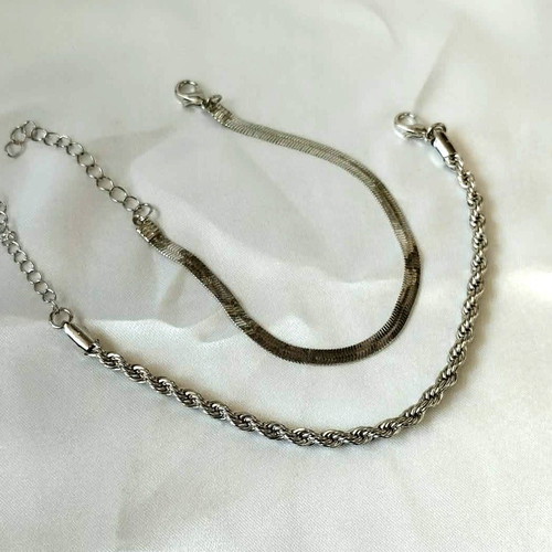 Set of two stainless steel bracelets new, unisex silver