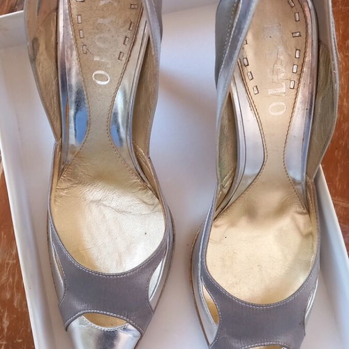 Kyoto No37 Silver Leather Pumps like new
