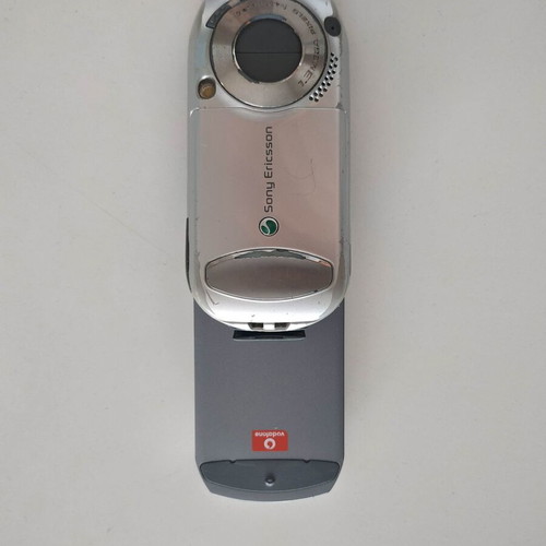 Sony Ericsson S700i mobile phone used without charger