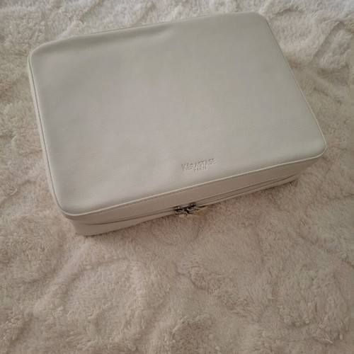 White Kerastase toiletry bag like new with 3 inner pouches