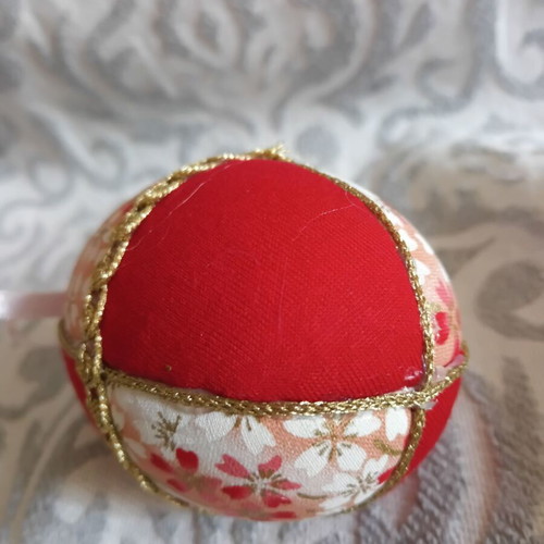 Set of 3 decorative Easter eggs 8 cm, like new, red