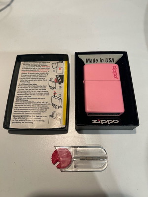 Zippo windproof lighter pink like new