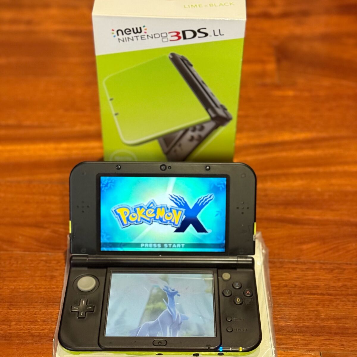 Nintendo 3DS XL Lime x Black like new,… - € 550,00 - Vendora.cy