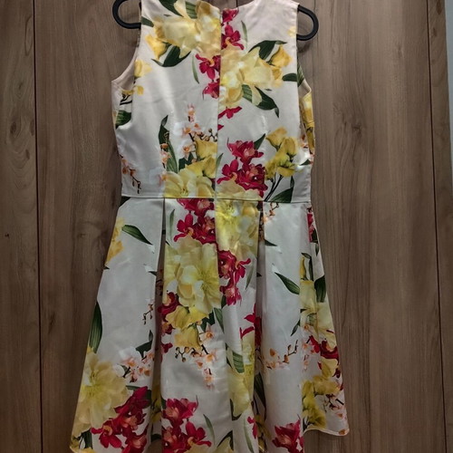 Forever Young Mini Floral Cocktail Dress like new, size M