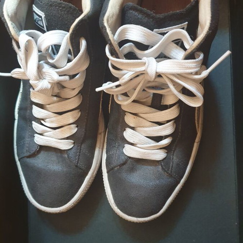 Puma athletic shoes size 37 like new, black and white