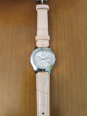 Casio wristwatch new pink with leather strap