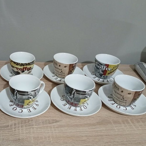 Coffee cup and saucer set 6 pieces like new