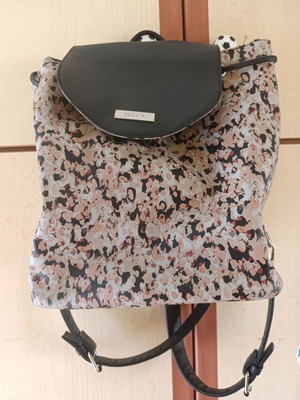 Doca backpack bag like new, black and multicolor