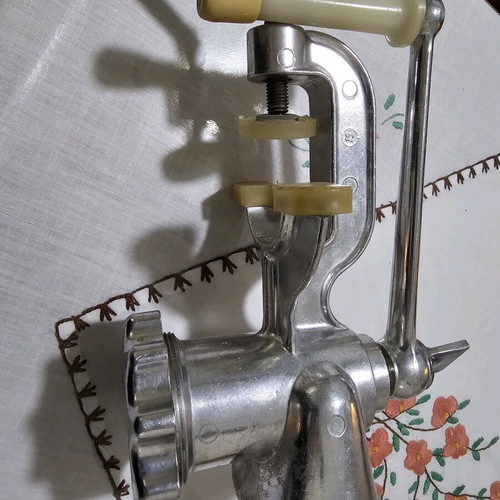 Manual meat grinder like new, vintage style