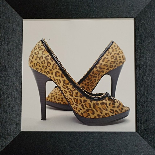 Decorative frame with leopard print high heels, new