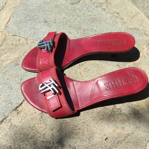 Leather mules GF Ferre red with low heel size 36.5 used