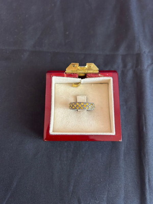 Silver 925 ring with orange stones like new