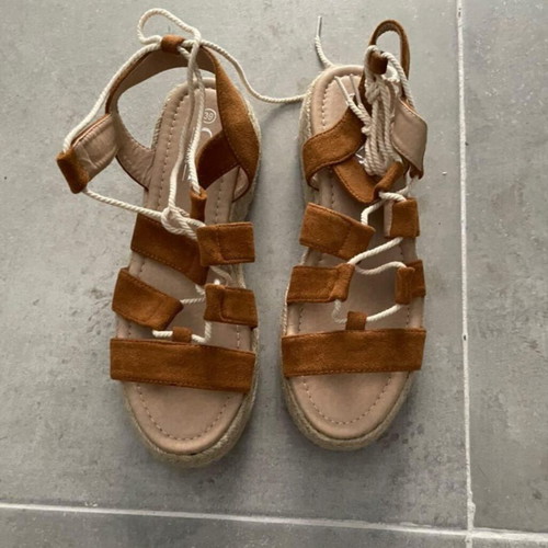 Flatform sandals like new, camel suede with espadrille sole