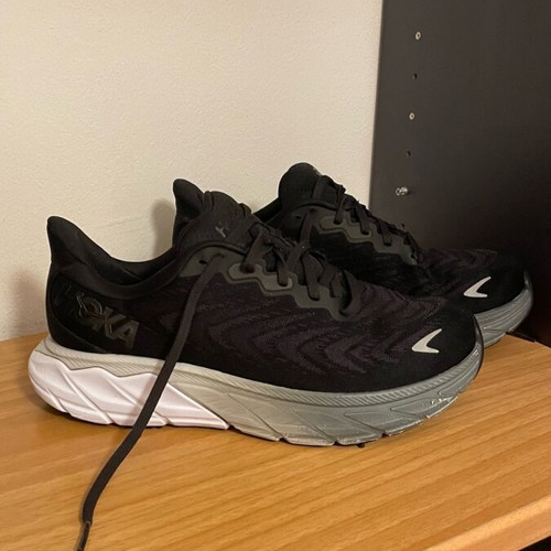 Hoka Arahi 6 Wide running shoes, size 39 1/3, black and white